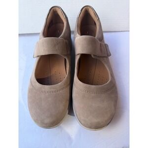 Clarks Unstructured Mary Jane‎ Taupe Nubuck Leather Comfort Flats Shoes Sz 8 M